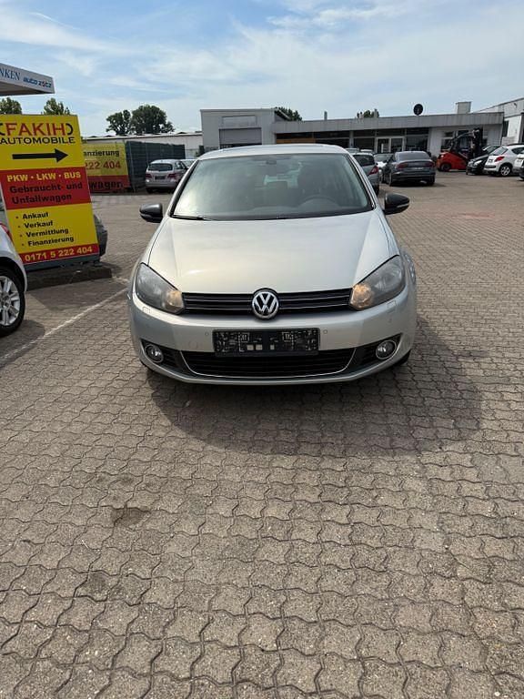 Silber Gebraucht 2011 VW Golf VI Style Kleinwagen | 5.850 € (Etwas zu teuer) - Bild 1/4