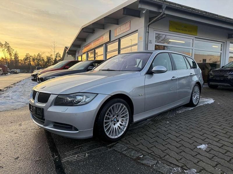 Titansilber metallic Gebraucht 2008 BMW 330 Kombi | 6.900 € (Superpreis) - Bild 1/4