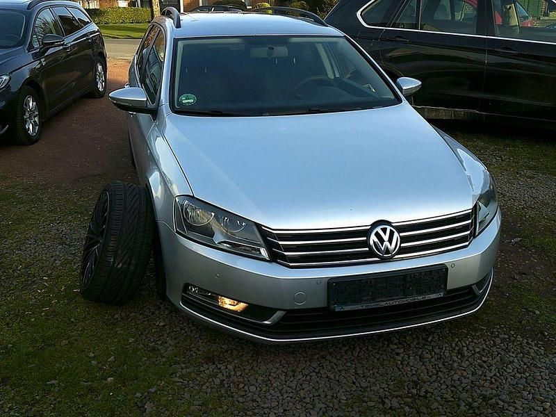 Gebraucht VW Passat Trendline 140 PS (102 kW) 2013 Silber Kombi