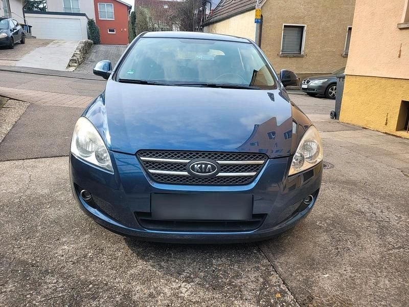 Gebraucht Kia Ceed 108 PS (79 kW) 2007 Blau Kleinwagen