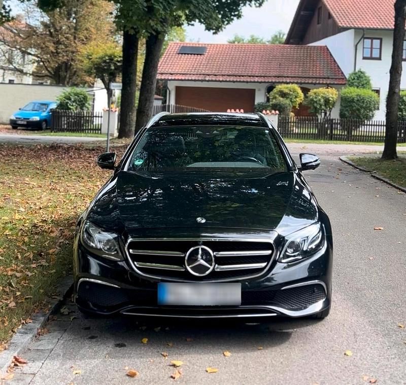 Gebraucht Mercedes E400 Avantgarde 340 PS (250 kW) 2019 Schwarz Kombi
