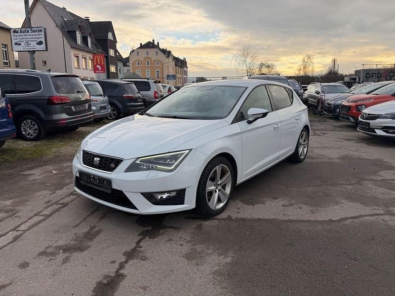 Weiß Gebraucht 2016 Seat Leon FR Kleinwagen | 8.900 € (Fairer Preis) - Bild 1/4