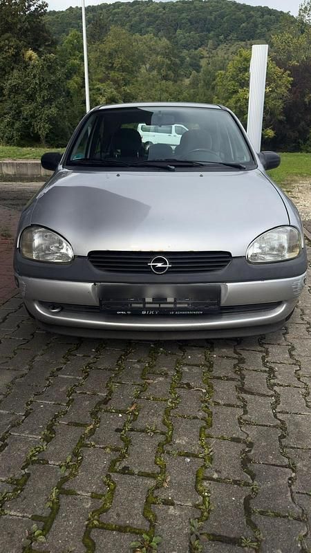 Grau Gebraucht 1997 Opel Corsa Kleinwagen | 750 € (Guter Preis) - Bild 1/4