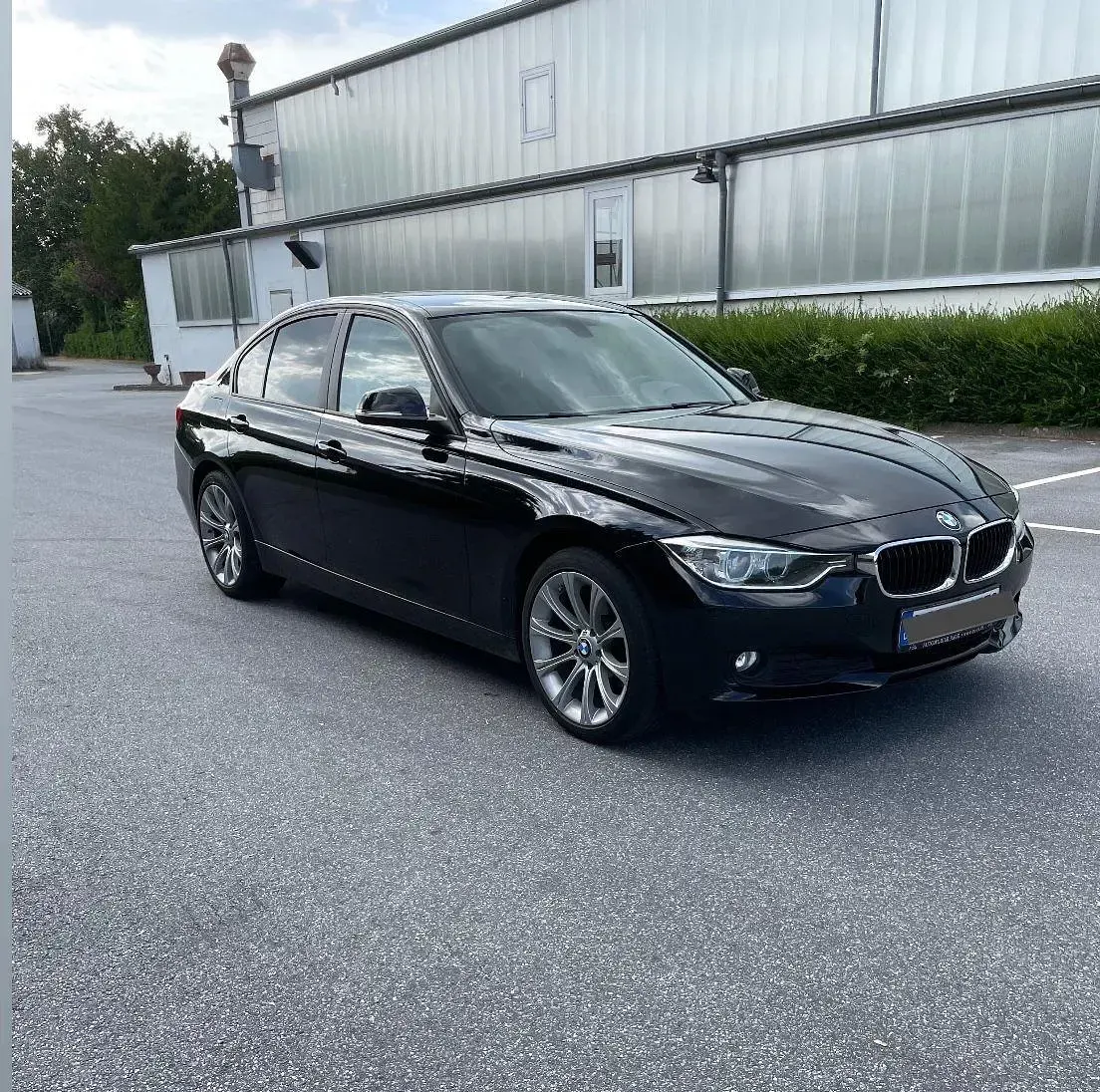 Second-hand BMW 320 184 CP (135 kW) 2012 Negru Berlinǎ