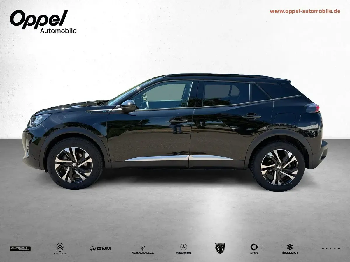 Gebraucht Peugeot e-2008 Allure 100 kW (136 PS) 2023 Schwarz SUV