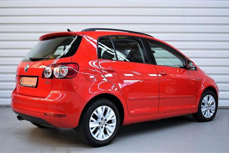 Gebraucht VW Golf Plus Cross Life 122 PS (89 kW) 2013 Rot Van / Kleinbus