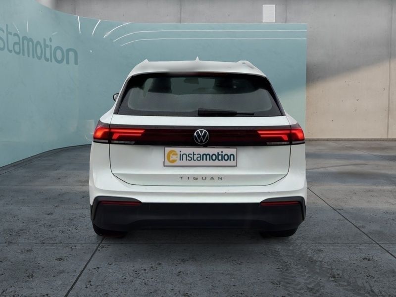 Weiß Gebraucht 2024 VW Tiguan Pro SUV | 38.599 € (Guter Preis) - Bild 1/4