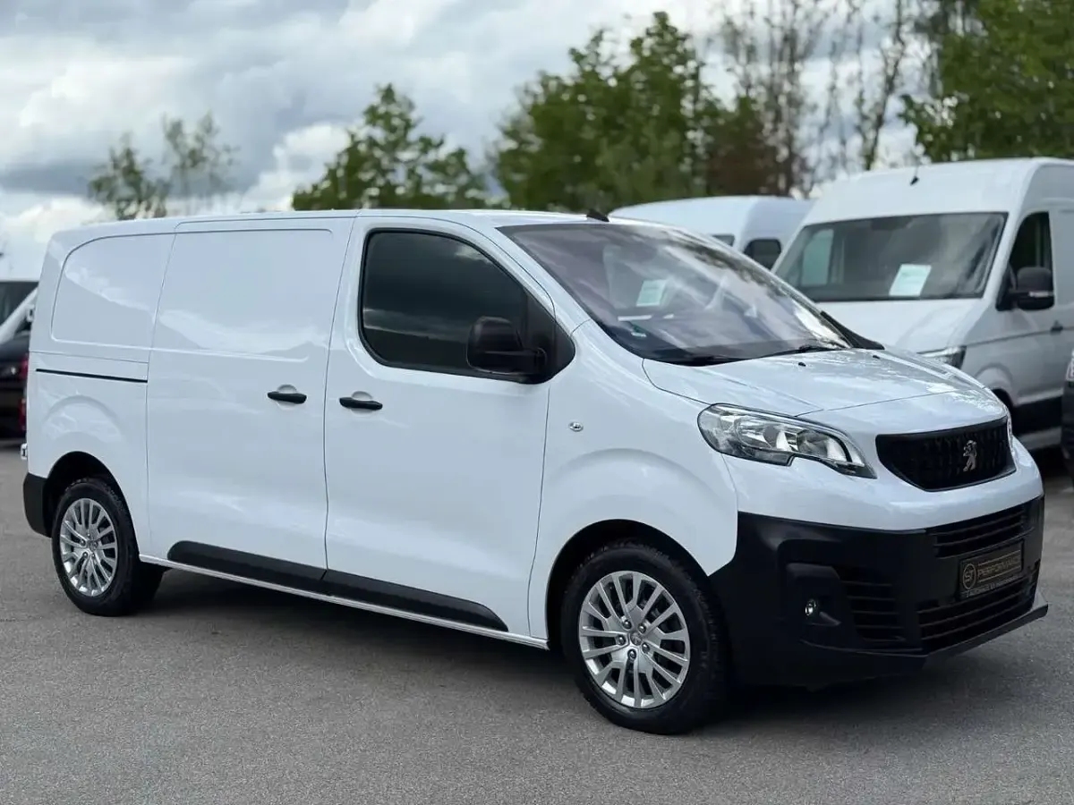 Gebraucht Peugeot Expert Premium 144 PS (105 kW) 2022 Weiß Van