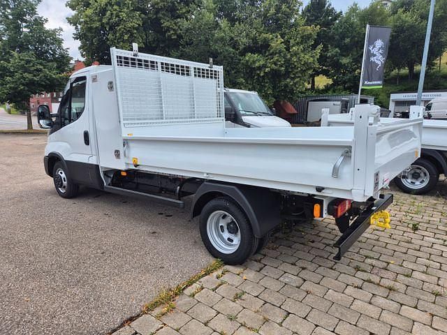Neu Iveco Daily 175 PS (128 kW) 2025 Weiss Van