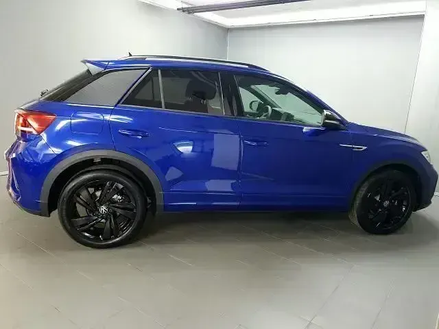 Neu VW T-Roc R-line 150 PS (110 kW) 2025 Blau SUV