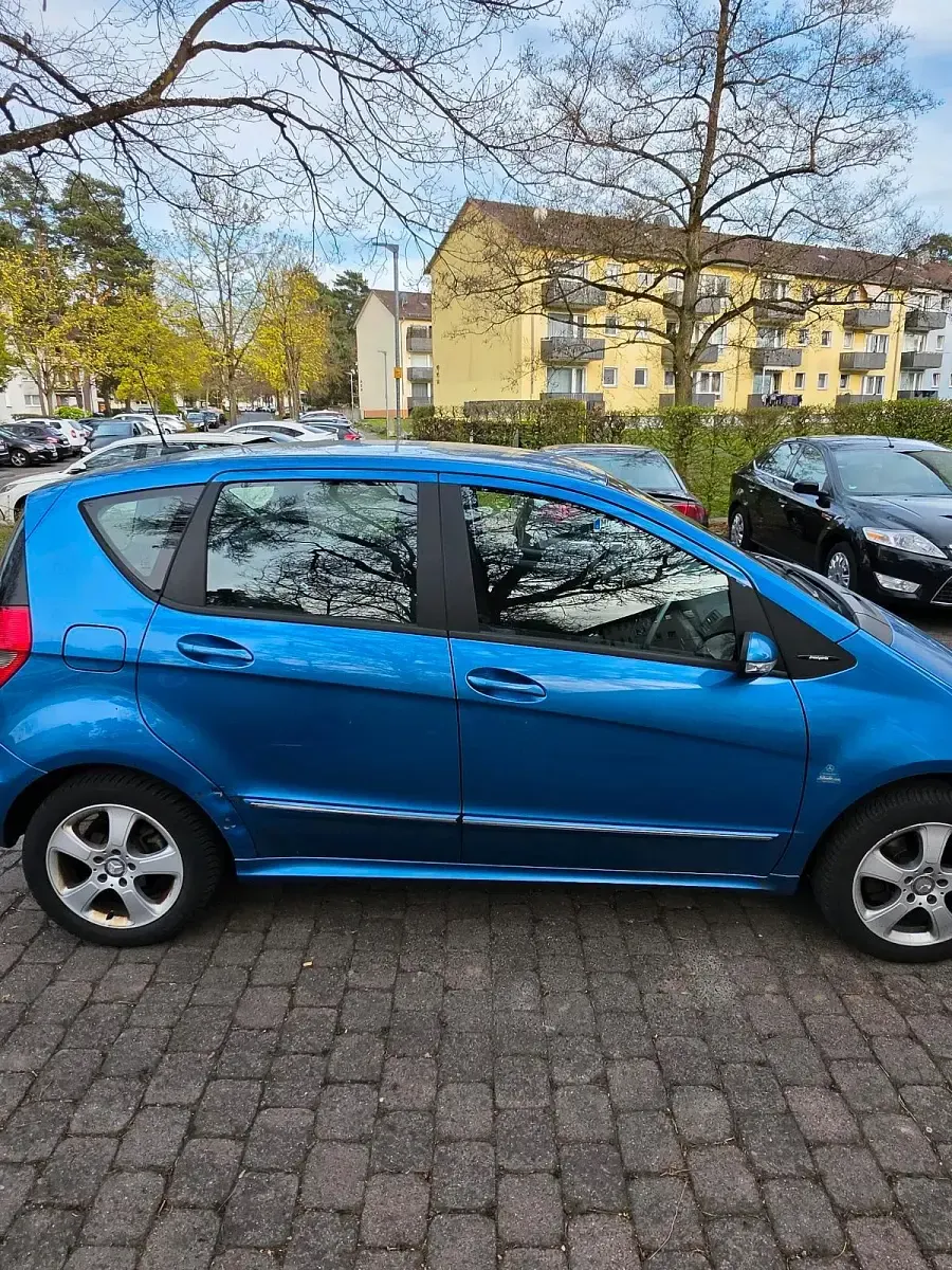 Gebraucht Mercedes A150 95 PS (69 kW) 2008 Blau Kleinwagen