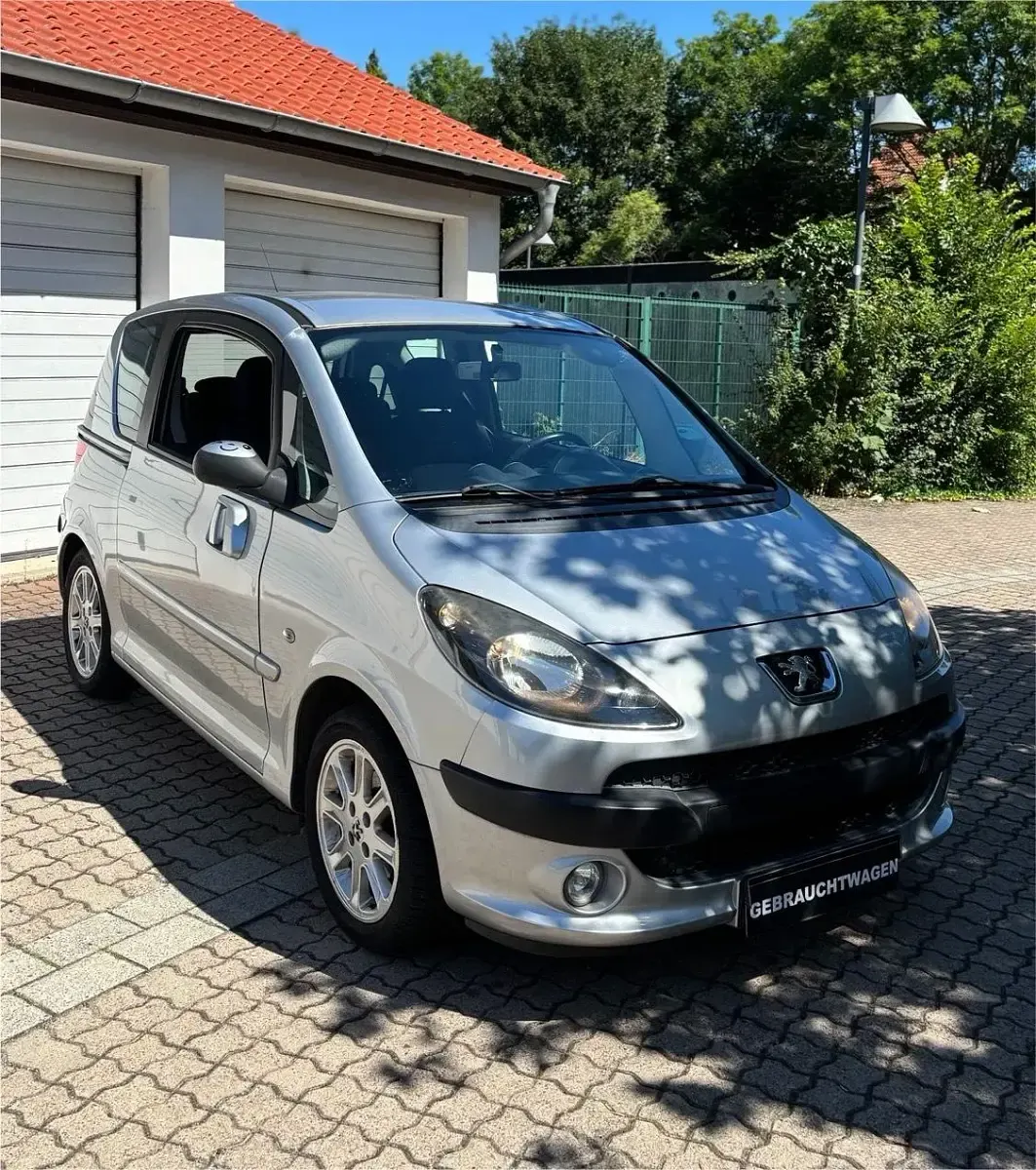Gebraucht Peugeot 1007 109 PS (80 kW) 2008 Silber Van / Kleinbus