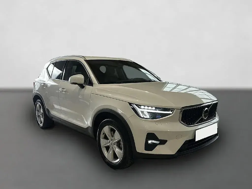 Gebraucht Volvo XC40 Core 163 PS (119 kW) 2024 Weiß SUV