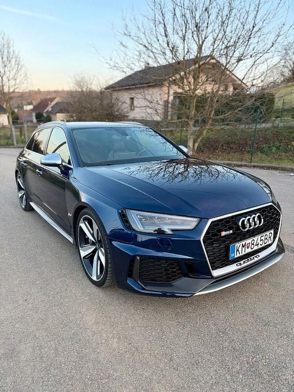 Blau Gebraucht 2018 Audi RS4 Sport Kombi | 45.990 € - Bild 1/4