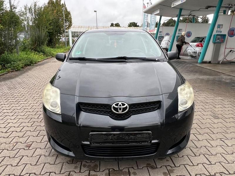 Schwarz Gebraucht 2010 Toyota Auris Basis Limousine | 2.700 € (Superpreis) - Bild 1/4