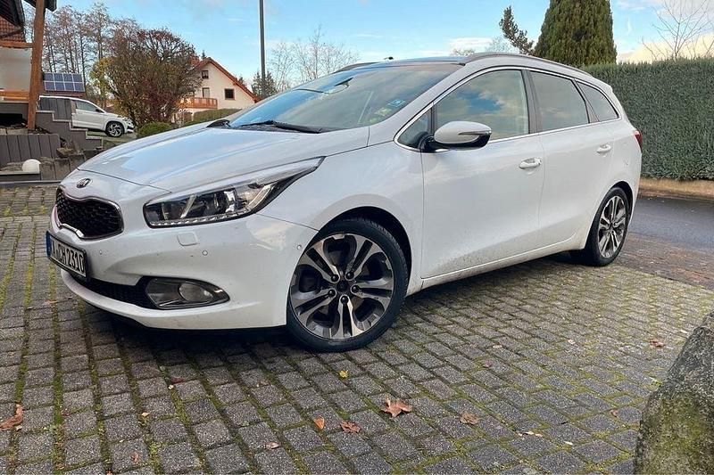 Gebraucht 2014 Kia Ceed Premium Kleinwagen | 4.850 € (Guter Preis) - Bild 1/4