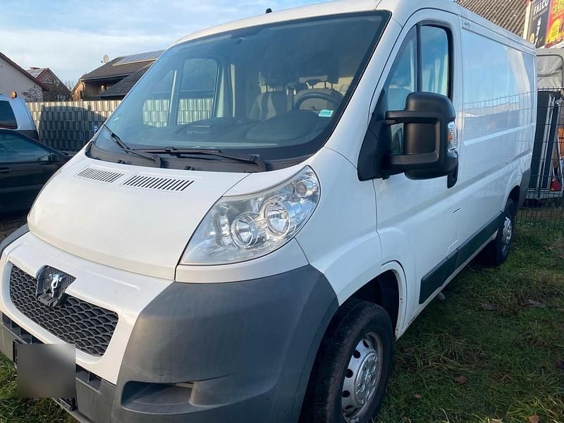 Weiß Gebraucht 2012 Peugeot Boxer Van | 6.399 € (Guter Preis) - Bild 1/4
