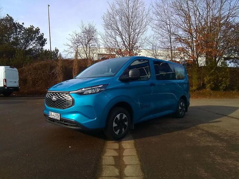 Gebraucht Ford Transit 160 kW (218 PS) 2024 Digital aqua blue me (blau) Kombi