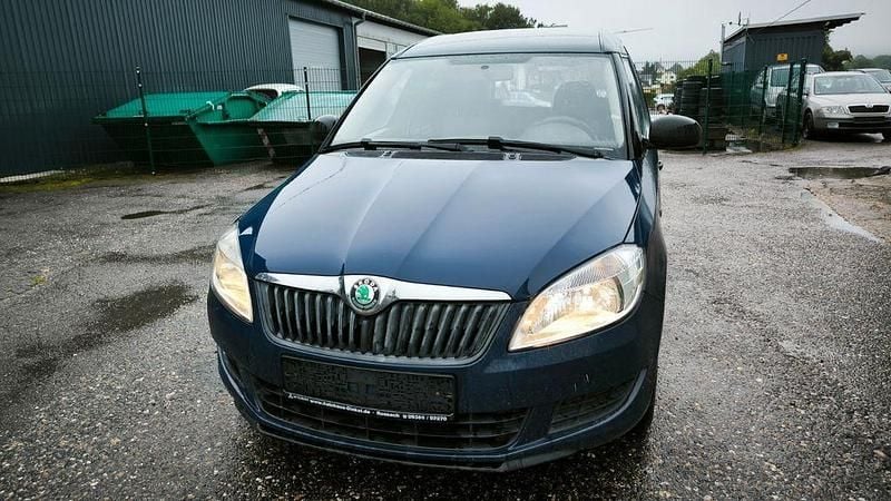 Blau Gebraucht 2010 Skoda Roomster Plus Edition Kombi | 1.699 € (Superpreis) - Bild 1/4