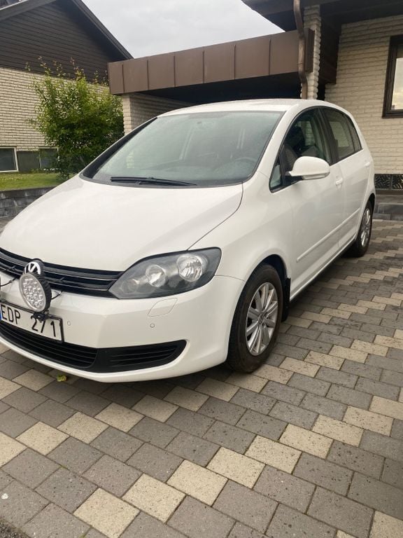 Weiß Gebraucht 2014 VW Golf Plus Comfortline Van / Kleinbus | 4.600 € (Teuer) - Bild 1/4