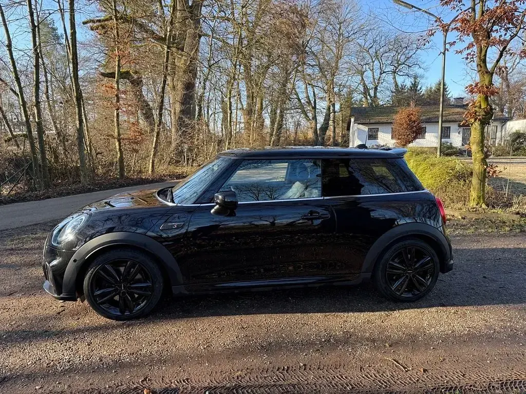 Używany Mini John Cooper Works 178 KM (130 kW) 2021 Czarny Hatchback