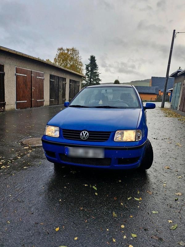 Blau Gebraucht 2000 VW Polo Kleinwagen | 1.499 € (Fairer Preis) - Bild 1/4