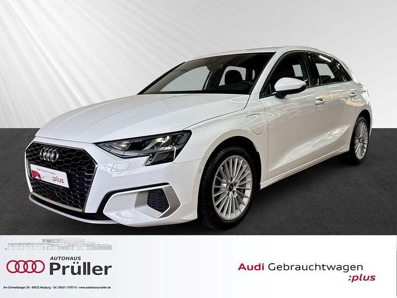 Ibisweiß (weiss) Gebraucht 2022 Audi A3 Sportback e-tron Advanced Kleinwagen | 22.400 € (Fairer Preis) - Bild 1/4