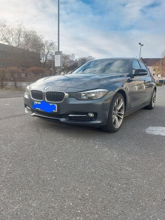 Gebraucht BMW 316 Sport Line 136 PS (100 kW) 2013 Grau Limousine