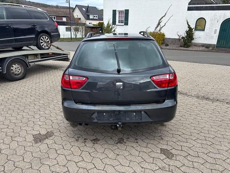 Gebraucht Seat Exeo Reference 120 PS (88 kW) 2011 Grau Limousine