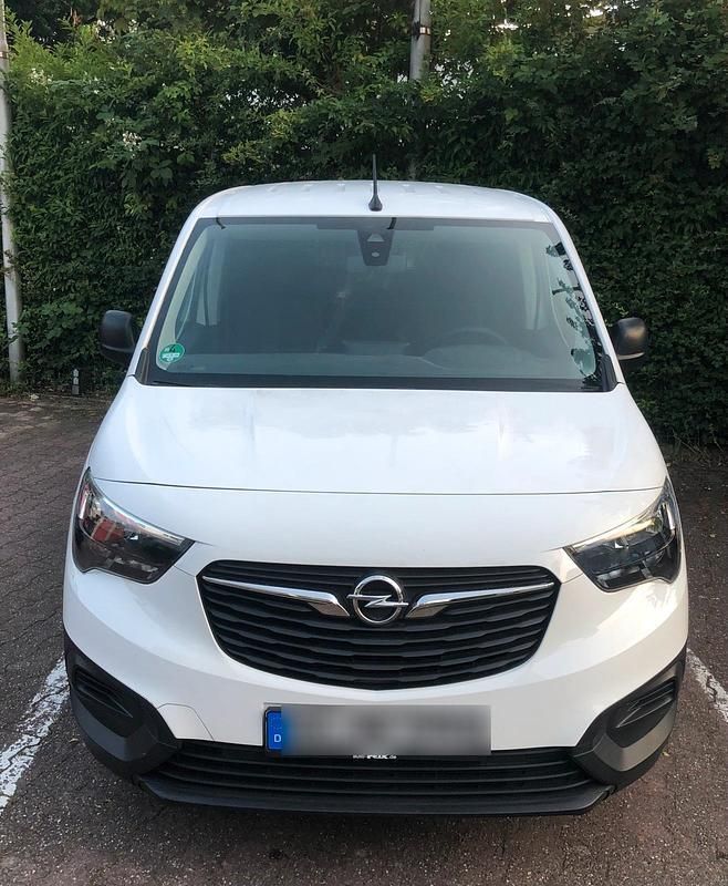 Weiß Gebraucht 2019 Opel Combo Van / Kleinbus | 9.850 € - Bild 1/4