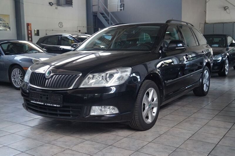 Schwarz Gebraucht 2013 Skoda Octavia Best of Kombi | 6.950 € (Fairer Preis) - Bild 1/4