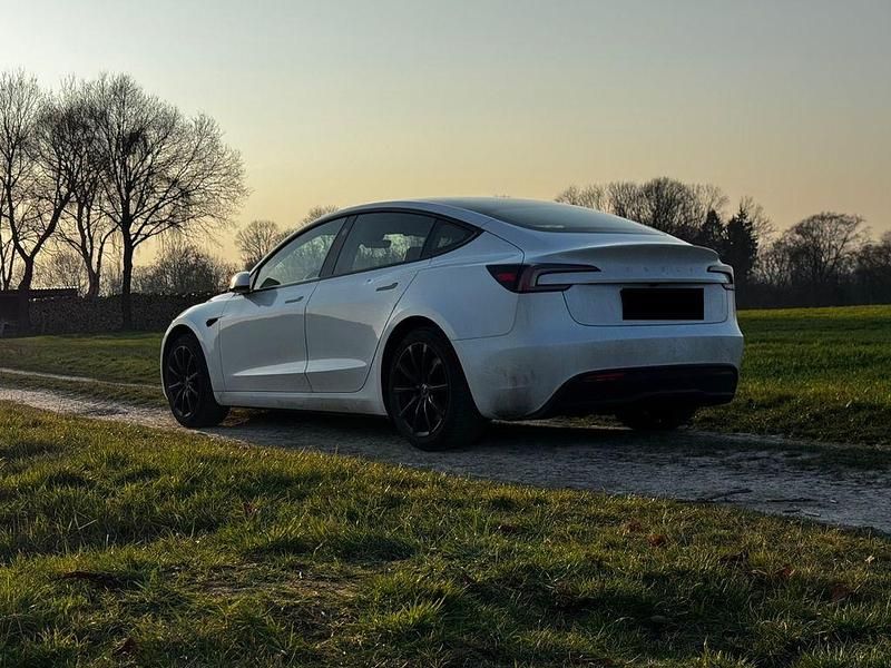 Gebraucht Tesla Model 3 RWD 208 kW (283 PS) 2023 Weiß Limousine