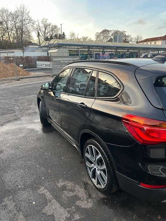 Gebraucht BMW X1 Sport Line 140 PS (102 kW) 2019 Schwarz SUV