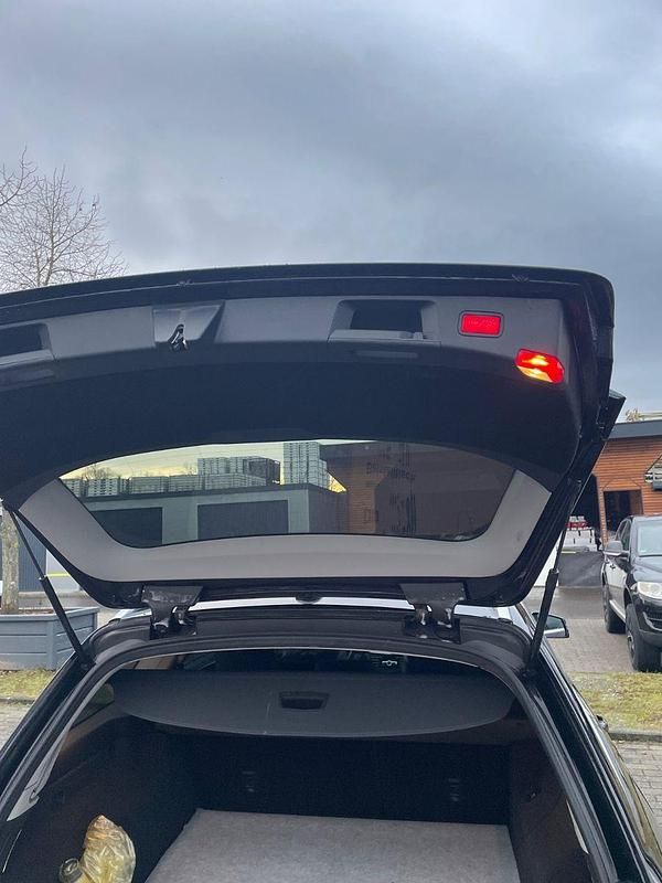 Gebraucht Mercedes E350 Avantgarde 265 PS (194 kW) 2012 Kombi