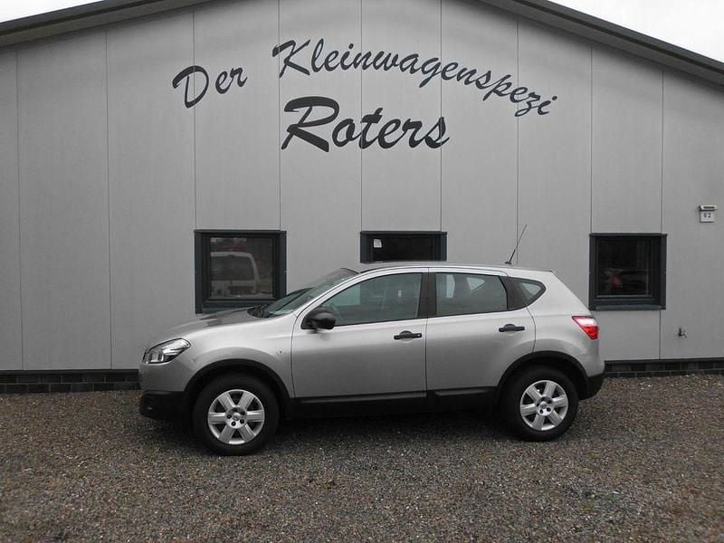 Silber Gebraucht 2011 Nissan Qashqai Visia SUV | 8.750 € (Etwas zu teuer) - Bild 1/4