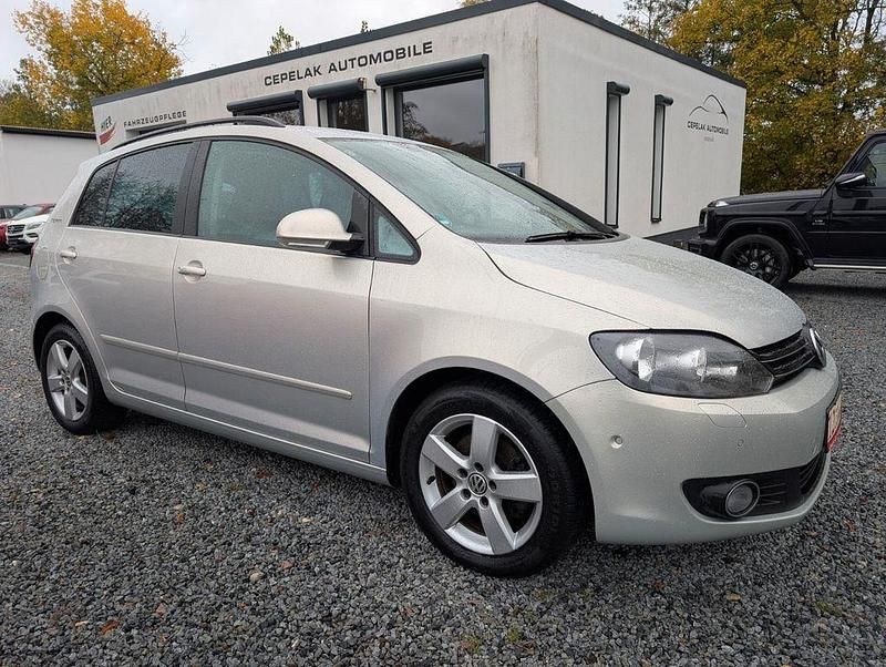 Silber Gebraucht 2010 VW Golf Plus Cross Team Van / Kleinbus | 7.990 € (Teuer) - Bild 1/4