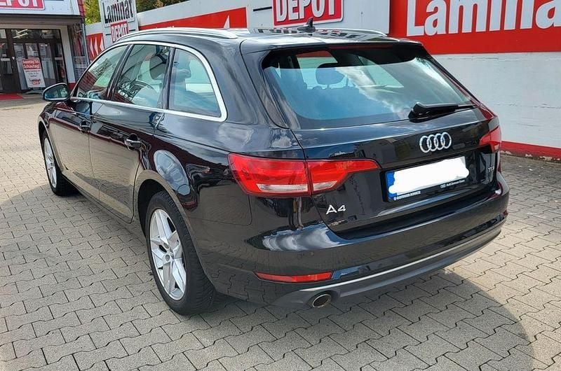 Gebraucht Audi A4 Ambiente 150 PS (110 kW) 2018 Schwarz Kombi