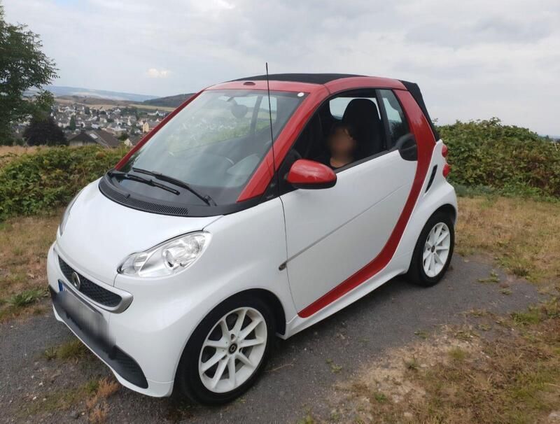 Weiß Gebraucht 2015 Smart ForTwo Coupé Passion Cabrio | 6.990 € (Superpreis) - Bild 1/3