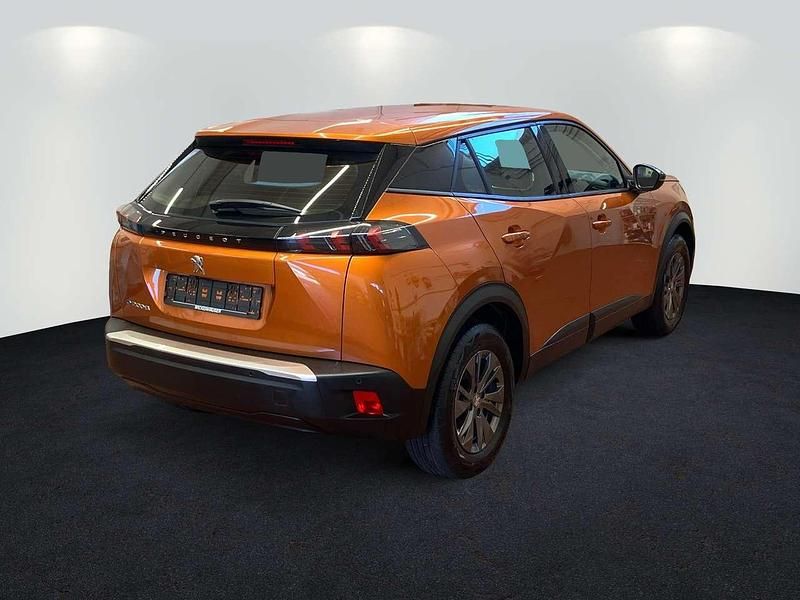 Gebraucht Peugeot e-2008 Active 100 kW (136 PS) 2022 Orange fusion (metallic) SUV