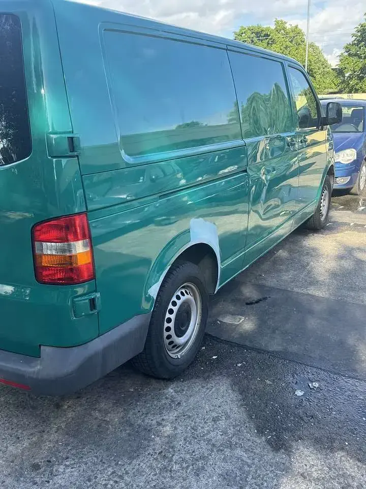 Gebraucht VW T5 131 PS (96 kW) 2009 Grün Van