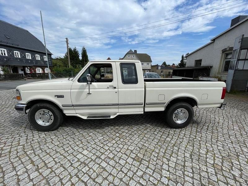 Weiß Gebraucht 1996 Ford F250 SUV | 21.000 € - Bild 1/2