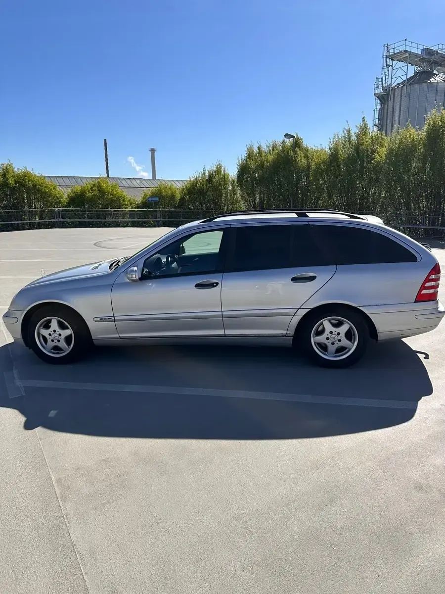 Gebraucht Mercedes C220 143 PS (105 kW) 2003 Kombi