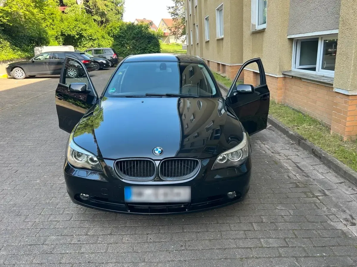 Gebraucht BMW 520 163 PS (119 kW) 2006 Schwarz Limousine