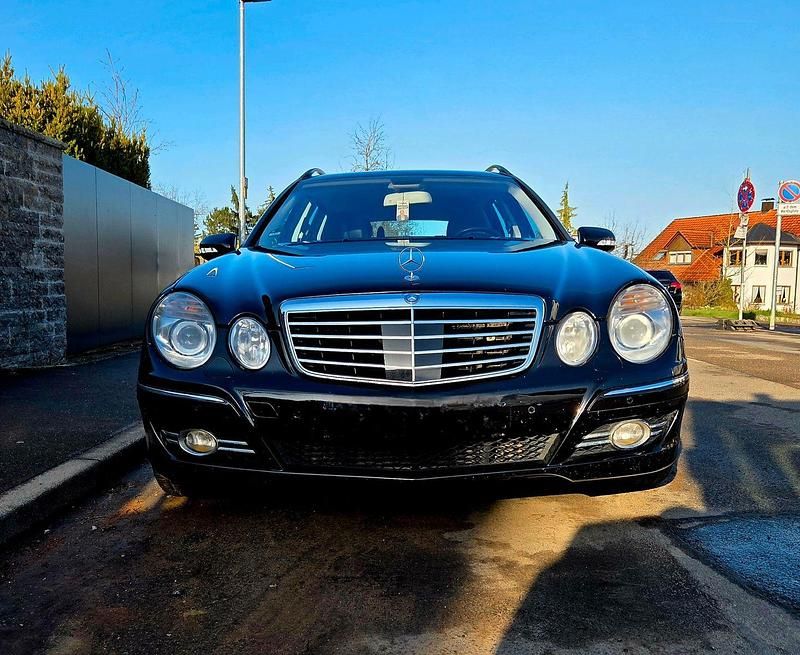 Gebraucht Mercedes E320 275 PS (202 kW) 2007 Schwarz Kombi