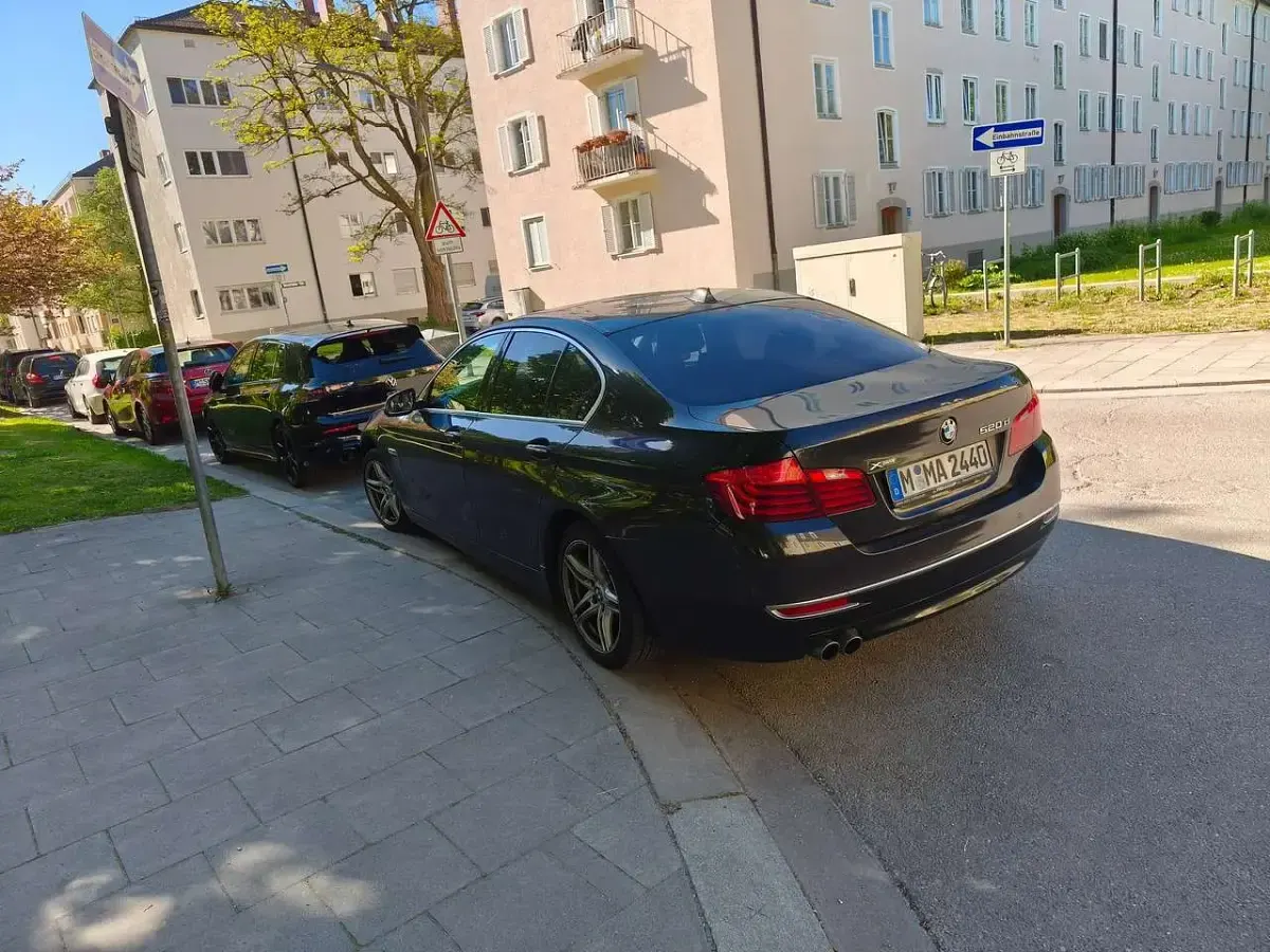 Gebraucht BMW 520 Luxury Line 184 PS (135 kW) 2015 Schwarz Limousine