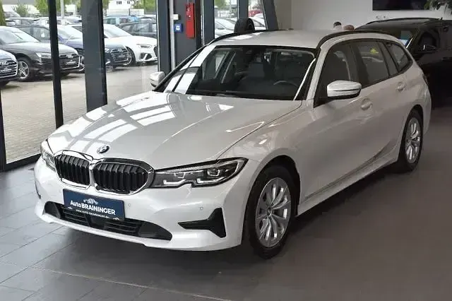 Gebraucht BMW 320 Advantage 190 PS (139 kW) 2022 Weiß Kombi