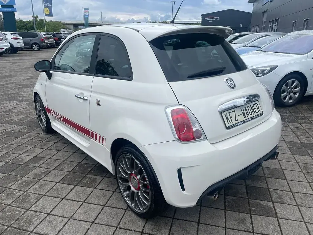 Gebraucht Abarth 500 135 PS (99 kW) 2010 Weiß Limousine