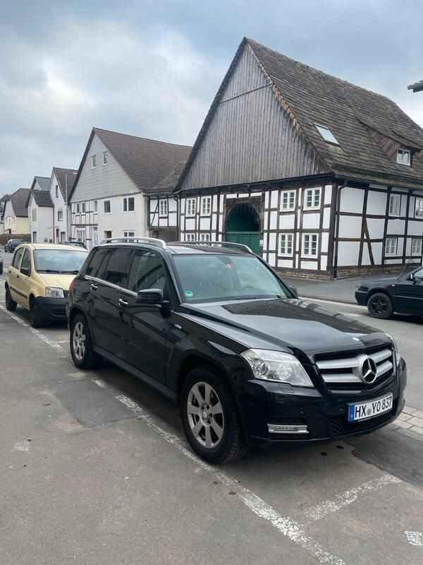 Schwarz Gebraucht 2011 Mercedes GLK220 SUV | 8.100 € (Guter Preis) - Bild 1/4