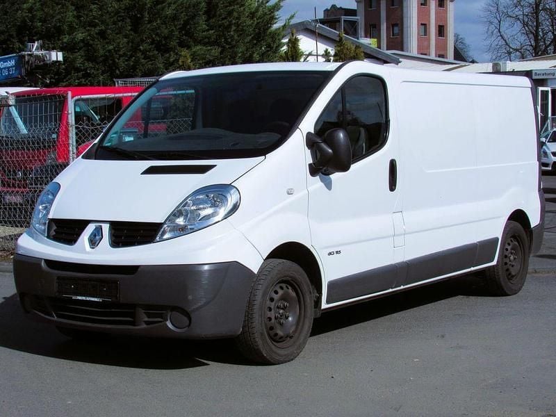 Gebraucht Renault Trafic 114 PS (83 kW) 2011 Weiß Van / Kleinbus