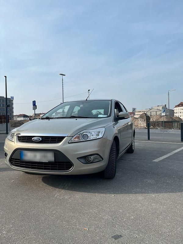 Usata Ford Focus 101 CV (74 kW) 2010 Argento Berlina